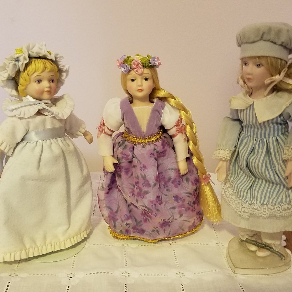 3 Ceramic Dolls